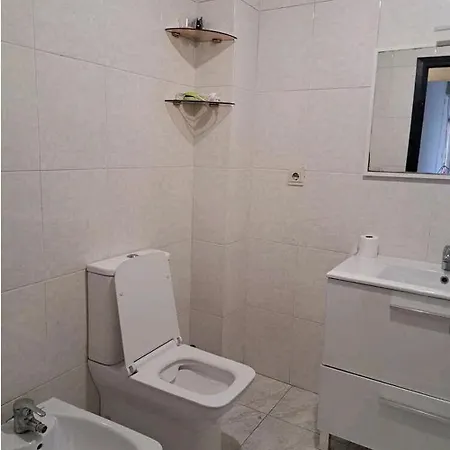 Need Δωμάτια σε οικογενειακή κατοικία